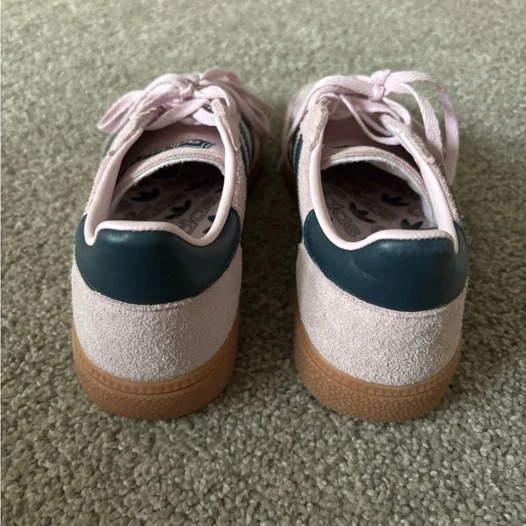 Adidas Women’s Suede Sneakers in Light Pink with Navy Stripes (size 7) - Picture 5 of 9